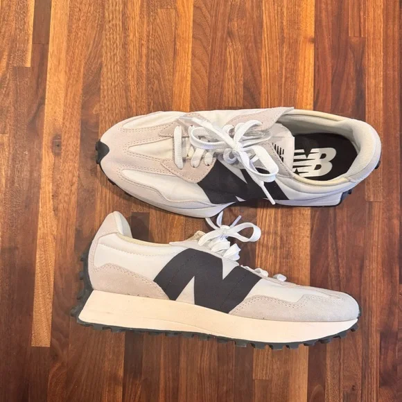 New Balance 327 Lifestyle White and Black Sneakers - Picture 5 of 10